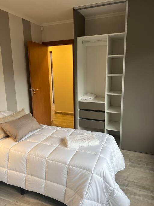 Casa Del Alto, Impecable, 3 Dormitorios, 2 Banos * Esquel